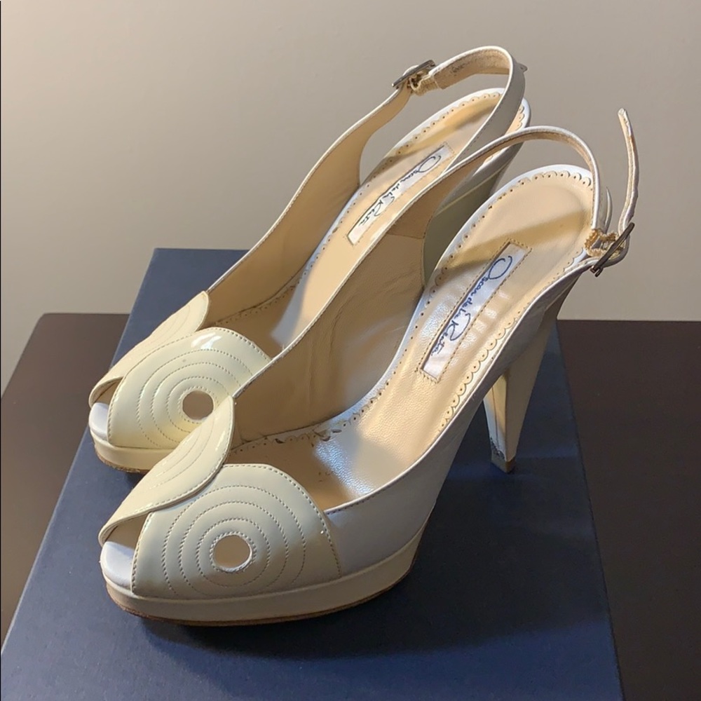 Oscar de la Renta Slingback Heel - Picture 1 of 8